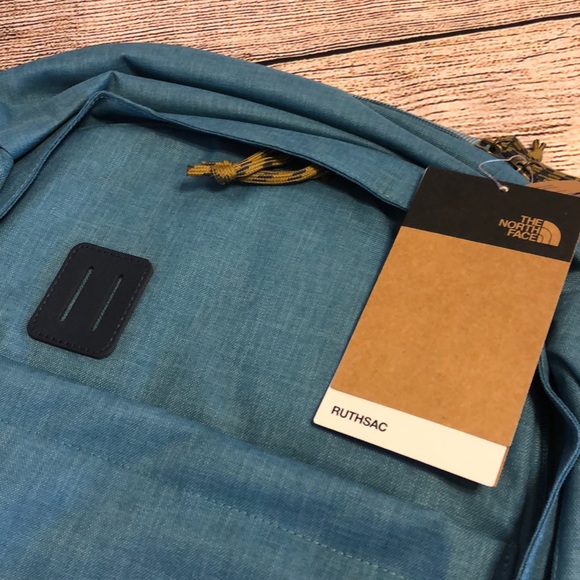 The North Face 31.5L Ruthsac Backpack NWT - Picture 4 of 12